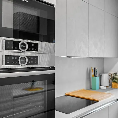 Leone Apartment