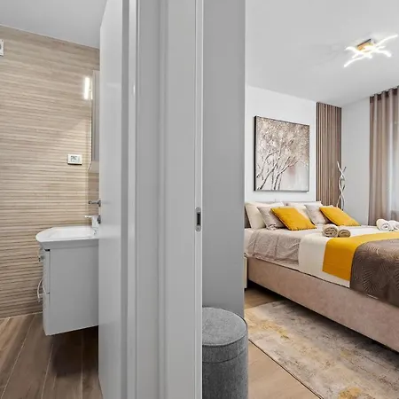 Leone Apartment